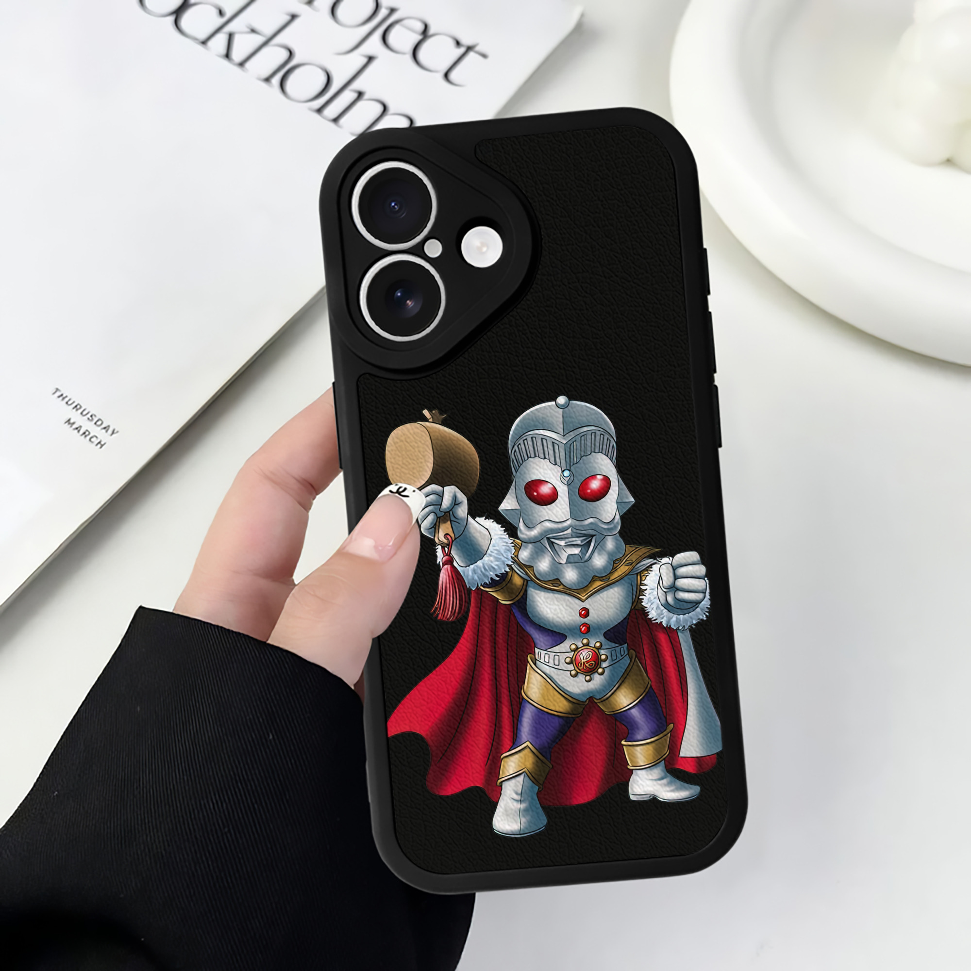 （画像用） ウルトラマン Ultraman 【iPhone 16シリーズ対応】シリコンスマホケース（レザー調） 材質：シリコン